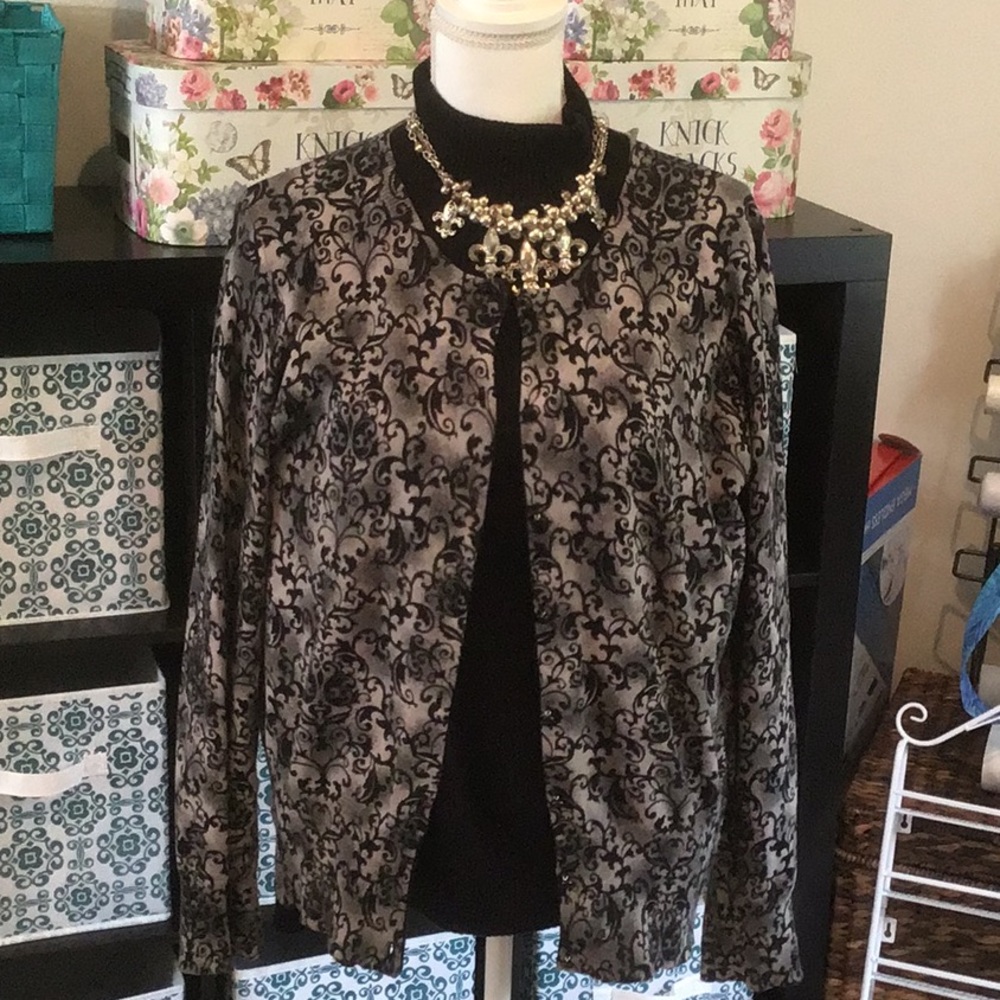 - Jones New York Grey and Black Print Sweater